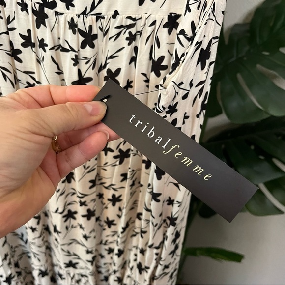 🖤 Tribal Femme Black & White Floral Maxi Dress Sz M | Tiered Sleeveless Sundress - Picture 4 of 11